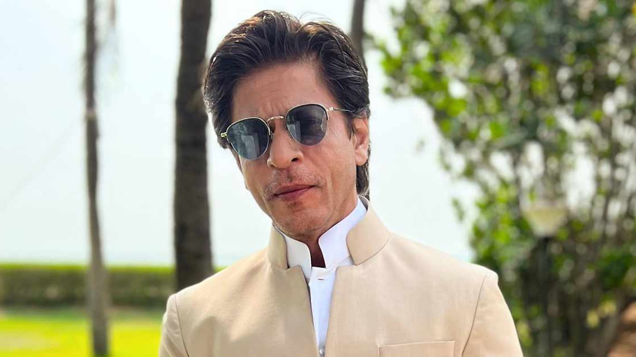 Shah Rukh Khan Drops Valentine's Day Bombshell On Netflix, Fans Wonder ...
