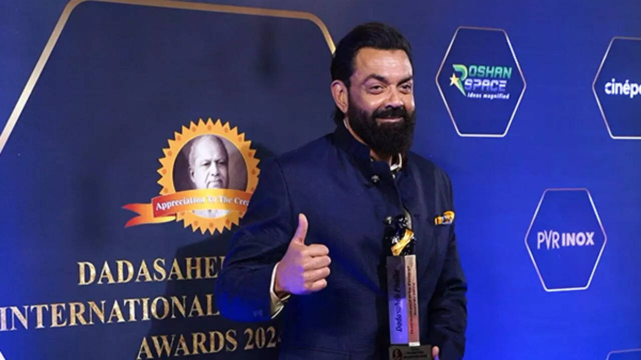 Bobby Deol Wins Best Actor in a Negative Role