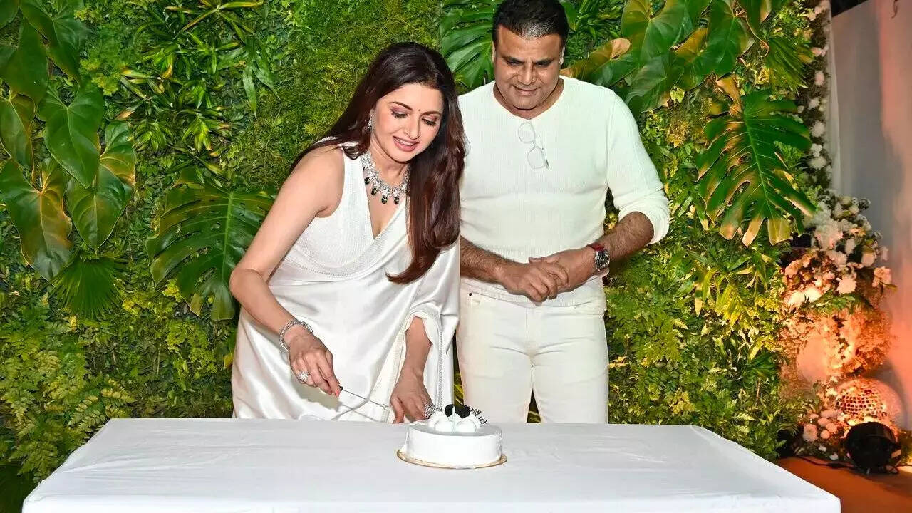 Bhagyashree Celebrates Her 55th Birthday