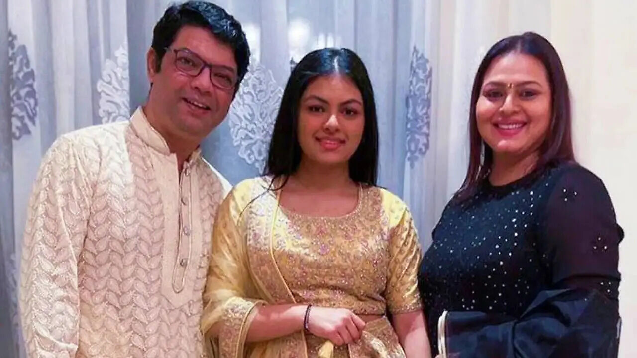 Shilpa Shirodkar Beams with Pride as She Celebrates Daughter Anoushka ...