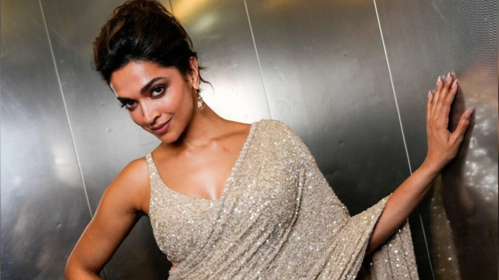 deepika padukone silver dress Deepika Padukone in Stunning Silver Dress