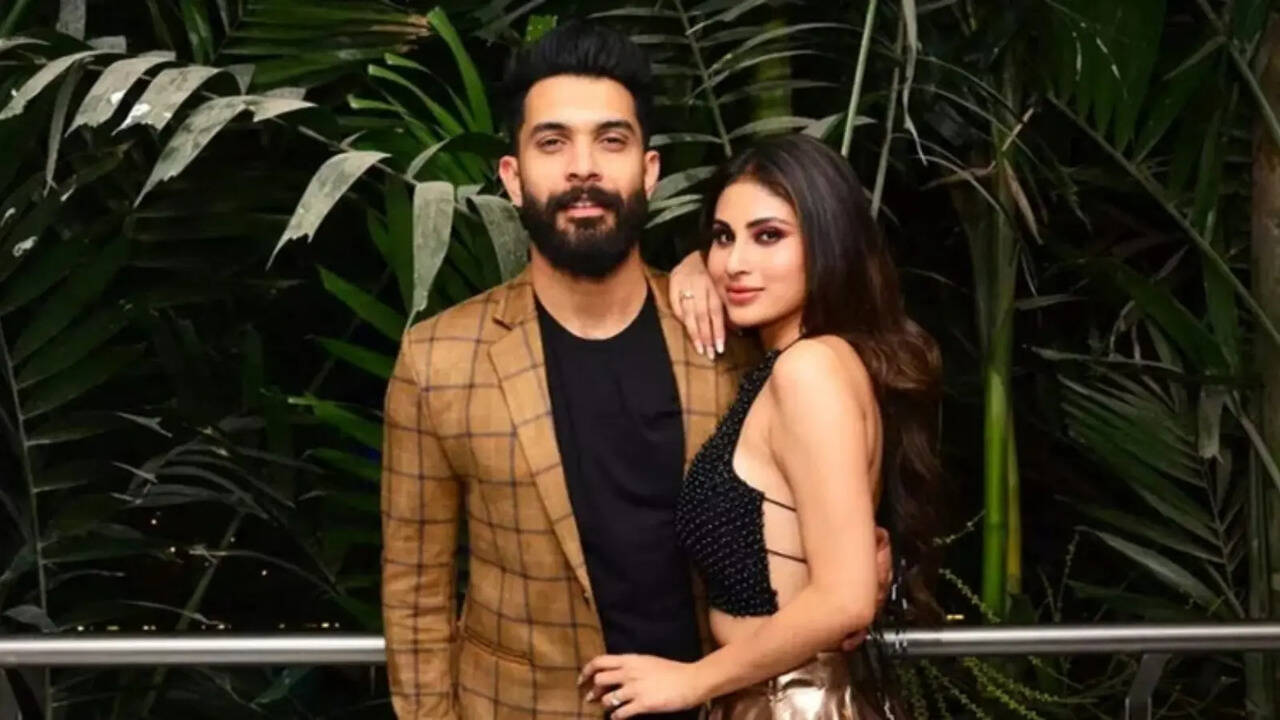 Mouni Roy's Initial Comment Regarding Divorce Speculations with Suraj  Nambiar: Request for Privacy | Zoom TV