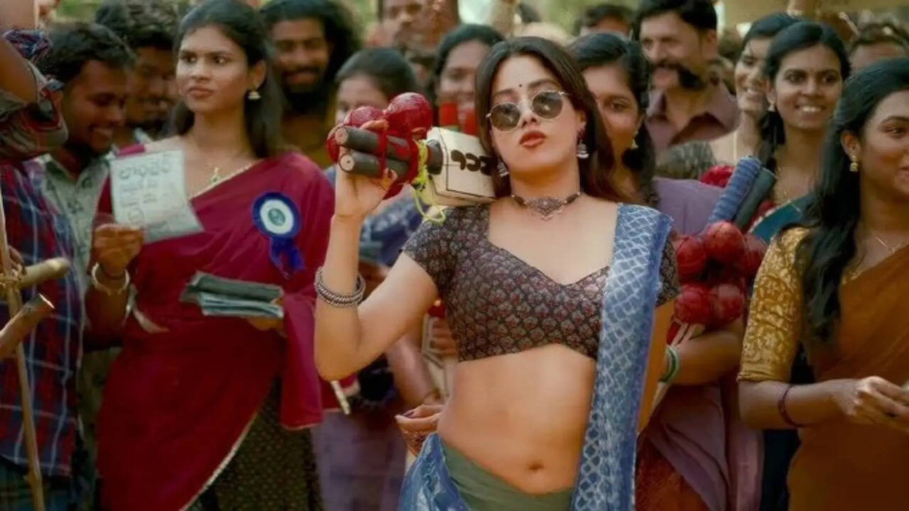 What Did Janhvi Kapoor Comment on Being 'Objectified?' Vintage Clip Emerges During Peddi Controversy | Zoom TV
