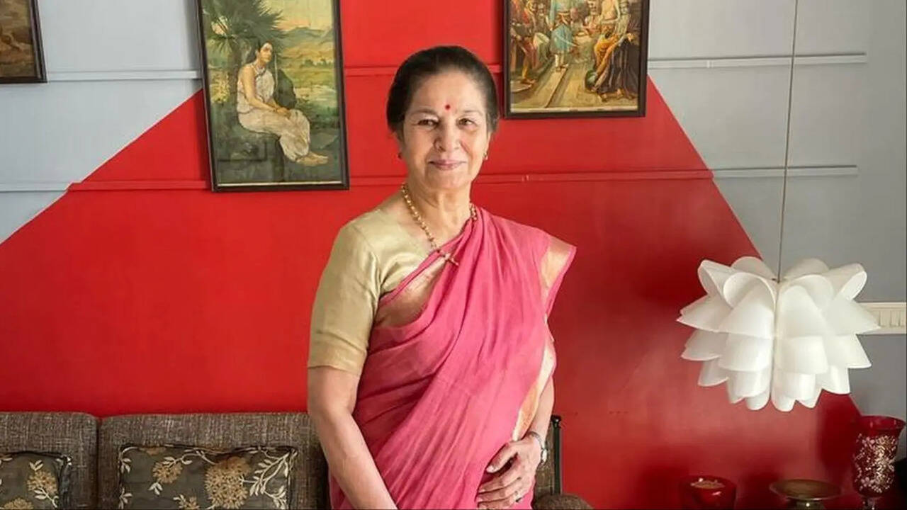 How Did Suhasini Mulay Land A Role In Aamir Khan's Lagaan? Actress Reveals  | Zoom TV