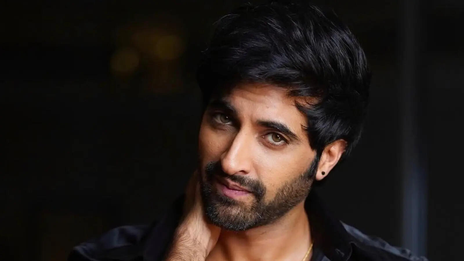 Akshay Oberoi reflects on career growth and working with Shah Rukh Khan in King; praises Khan's kind demeanor on set