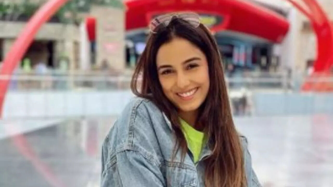 Bigg Boss 12 fame Srishty Rode deletes social media post hours after ...