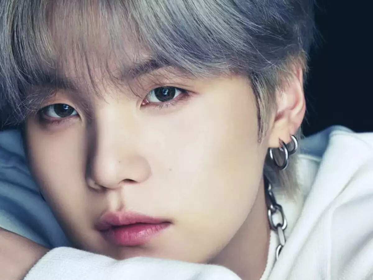 BTS' Suga's all-black ensemble during PTD day 3 soundcheck will