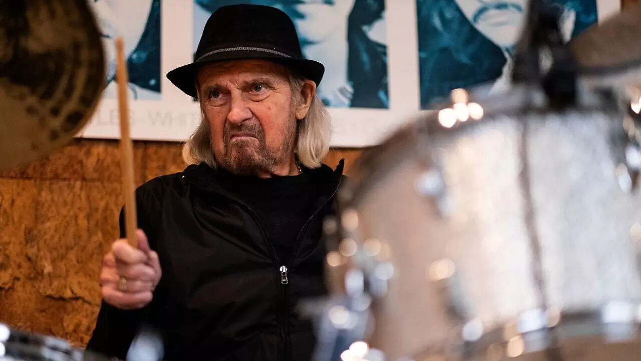 Alan White, drummer for Yes, dies at 72 after 'short illness' | Zoom TV