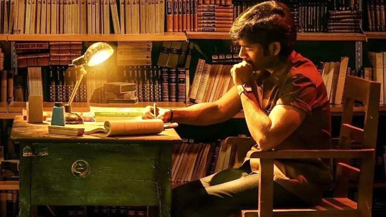 After The Gray Man release, Dhanush's FIRST LOOK from Tamil film Vaathi ...