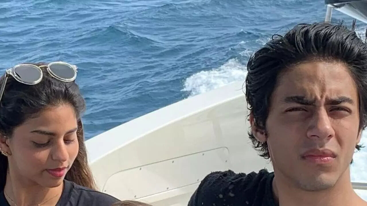 Aryan, Suhana set major sibling bond goals during a recent event ...