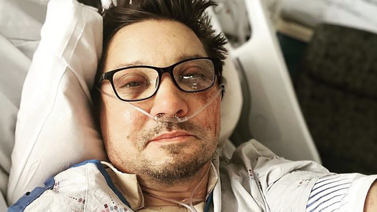 MCU star Jeremy Renner aka Hawkeye posts first selfie after snow ...