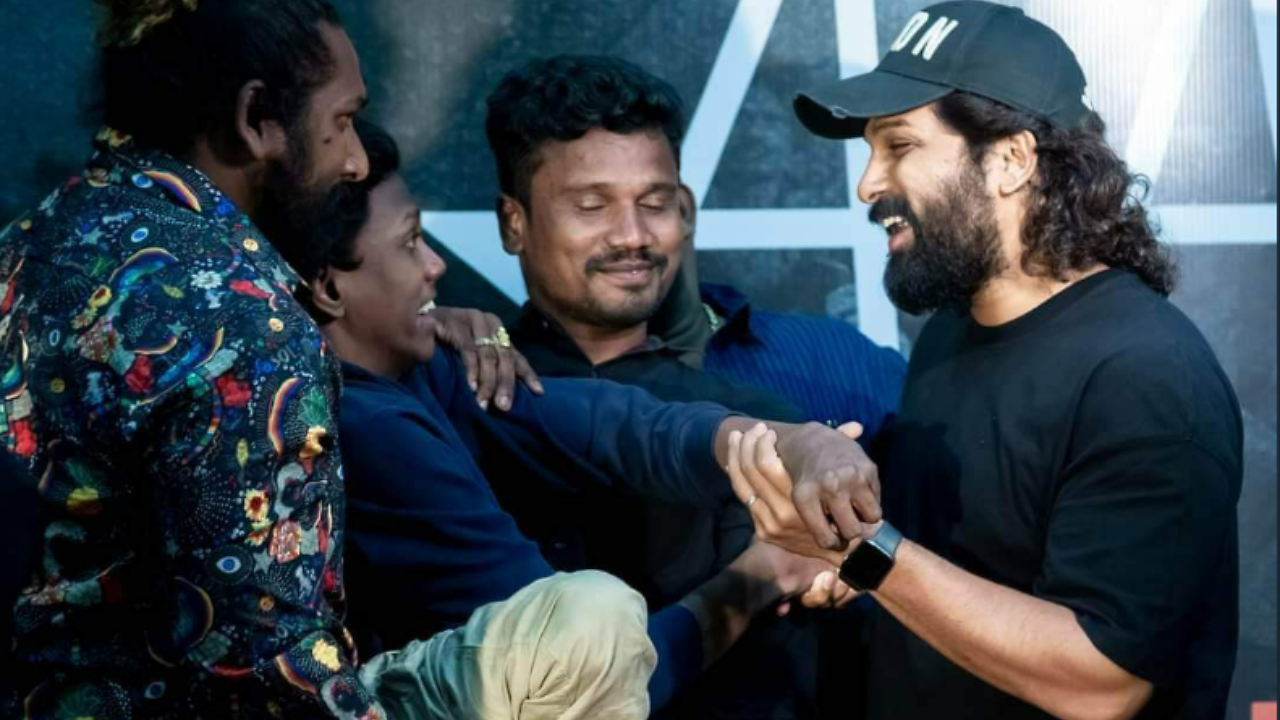 After the RRR, Allu Arjun took over the internet by fulfilling fanboy’s ...