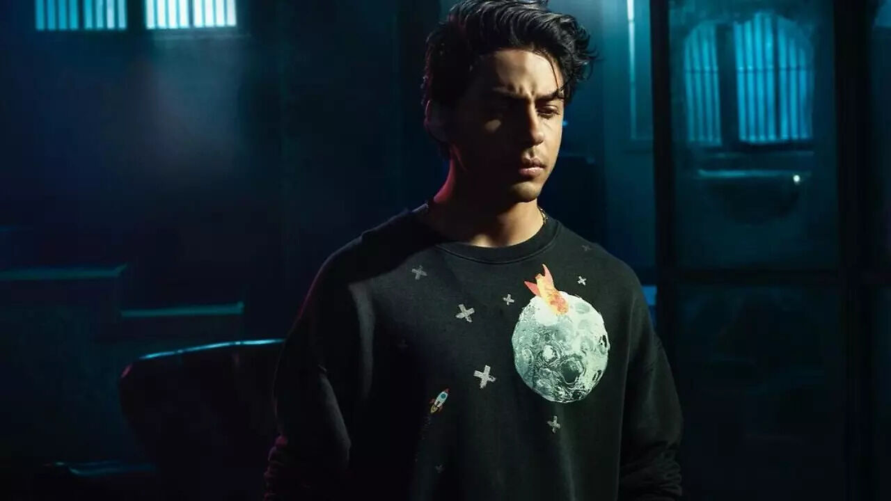 Shah Rukh Khan's Son Aryan Khan To Make Directorial Debut With 6 ...