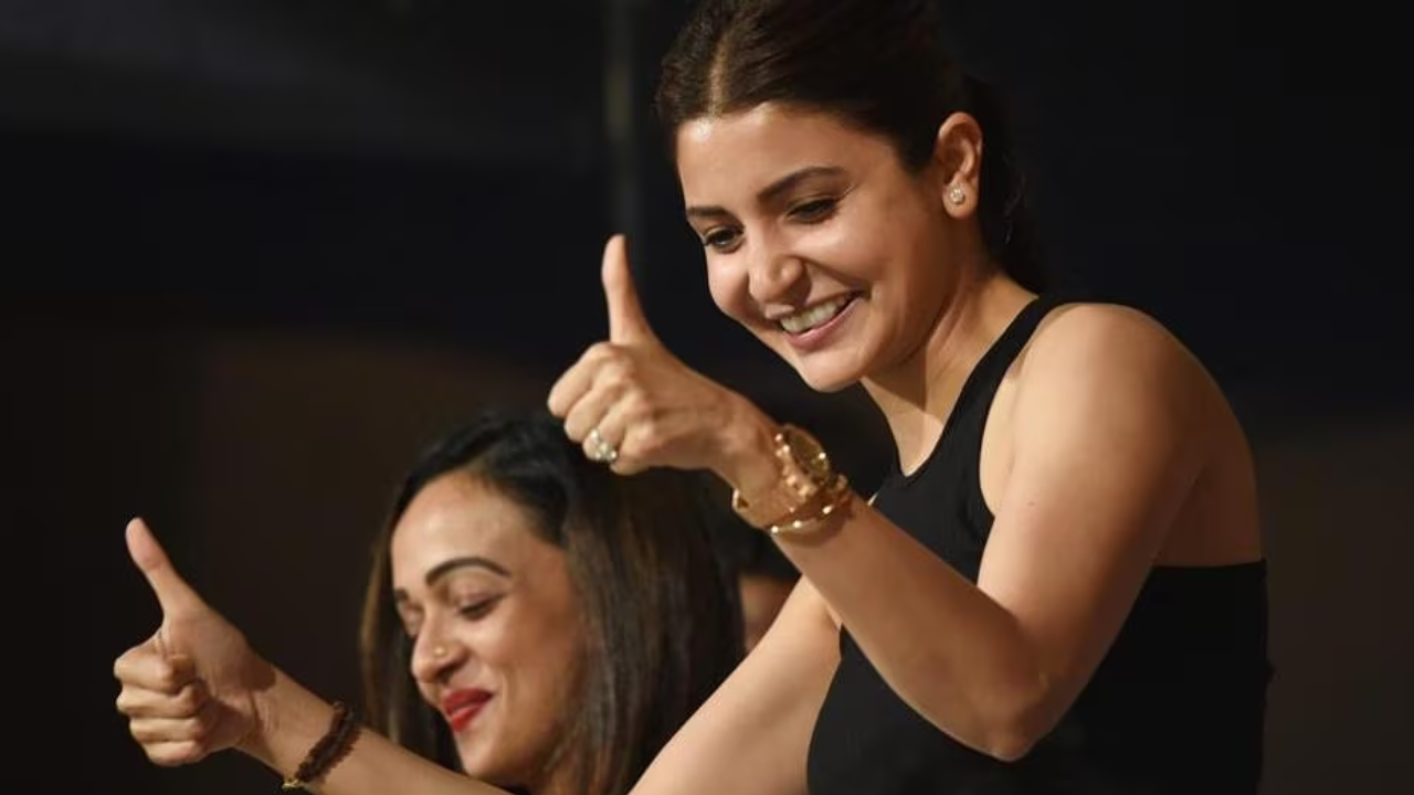 Anushka Sharma goes viral for her reaction