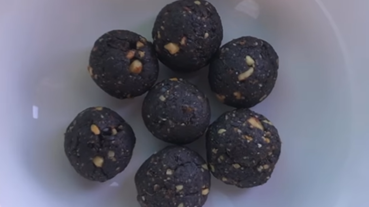 Amla laddu recipe for hairfall. Pic Credit: Instagram @vedamrit