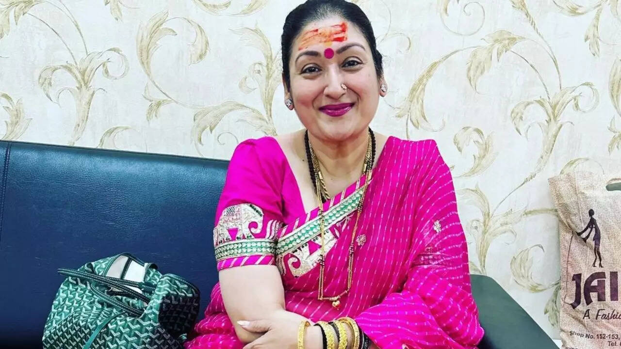 Govinda's Wife Sunita Ahuja Enters Ujjain's Mahakal Temple With Handbag Despite Ban, Faces Backlash (Image Credits: Instagram)