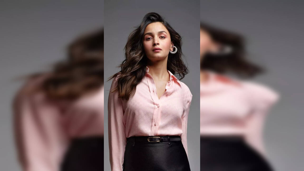 Alia Bhatt Visits Grandfather In Hospital. Apologises For Missing IIFA 2023 Awards After Winning Best Actor (Image Credit: Instagram)