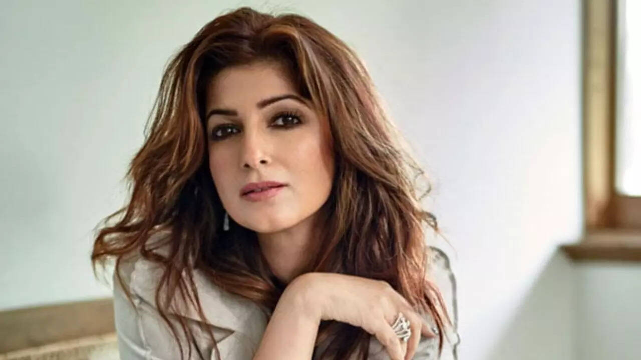 Twinkle Khanna’s Vacation With Daughter Nitara Has Blame Game Angle. WATCH