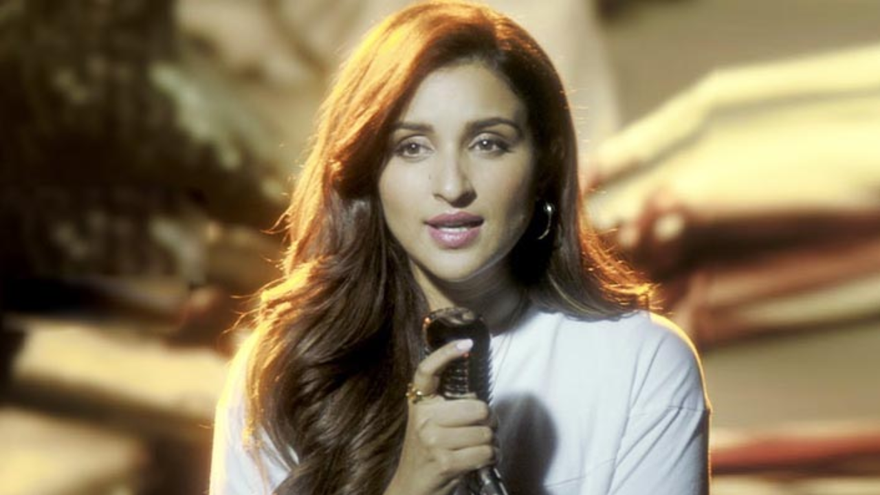 Parineeti Chopra sings Tu Jhoom