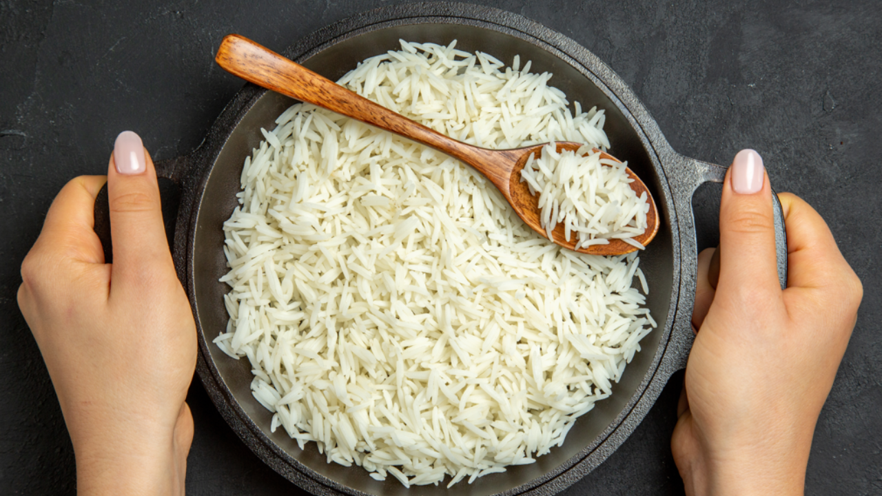 Does eating rice during dinner help with weight loss? Pic Credit: Freepik