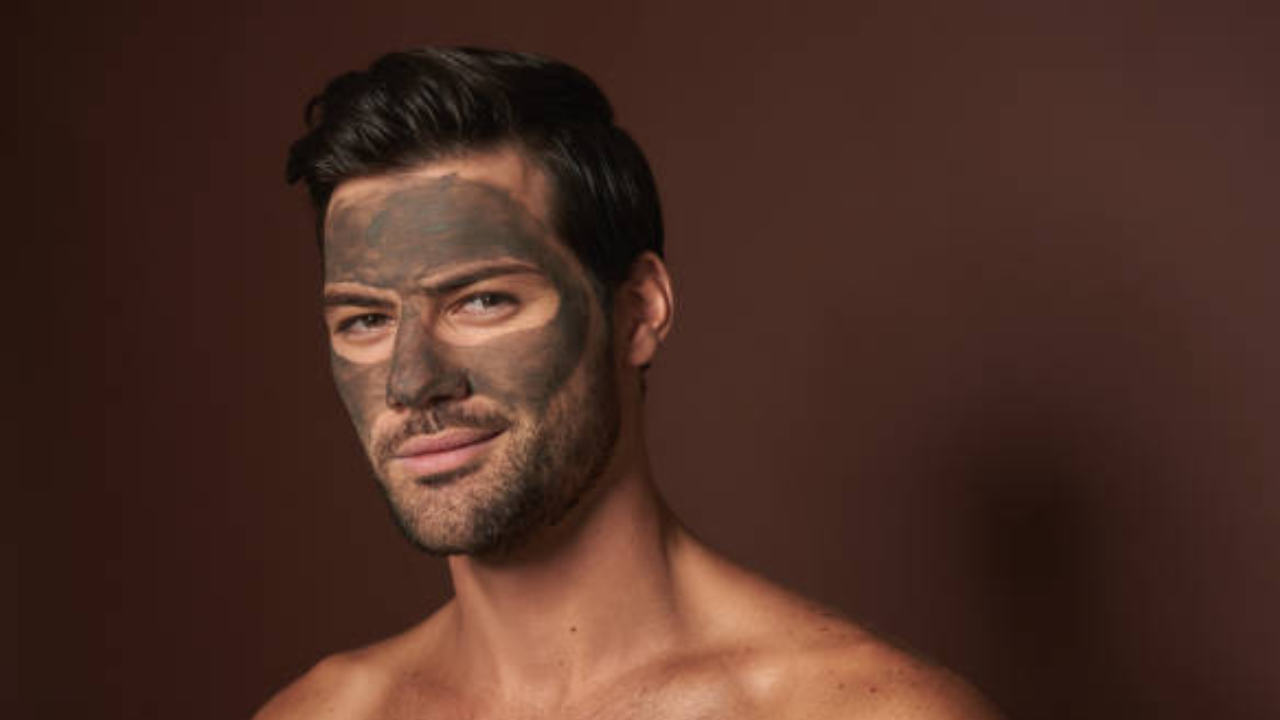 3 Powerful Home Remedies For Men To Detoxify Their Skin At Home