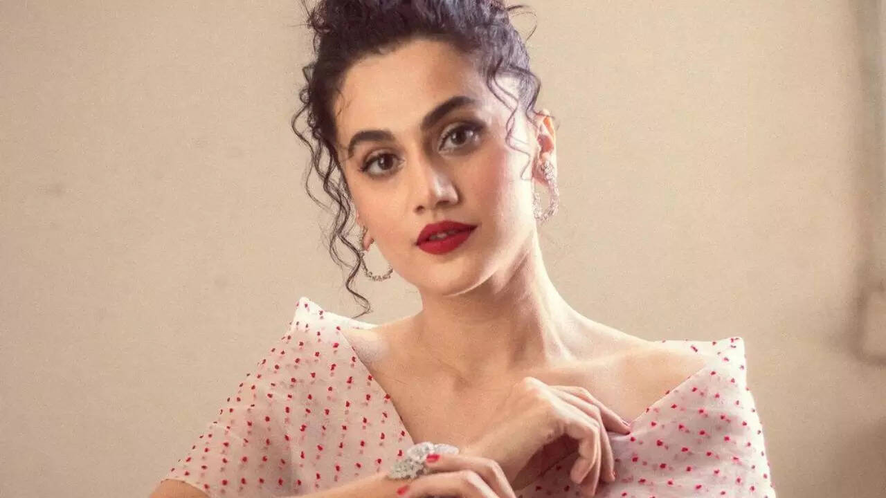 Taapsee Pannu on Bollywood camps