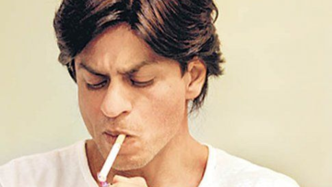 SRK's Epic Reply To Fan Who Asked Him To Share Smoke