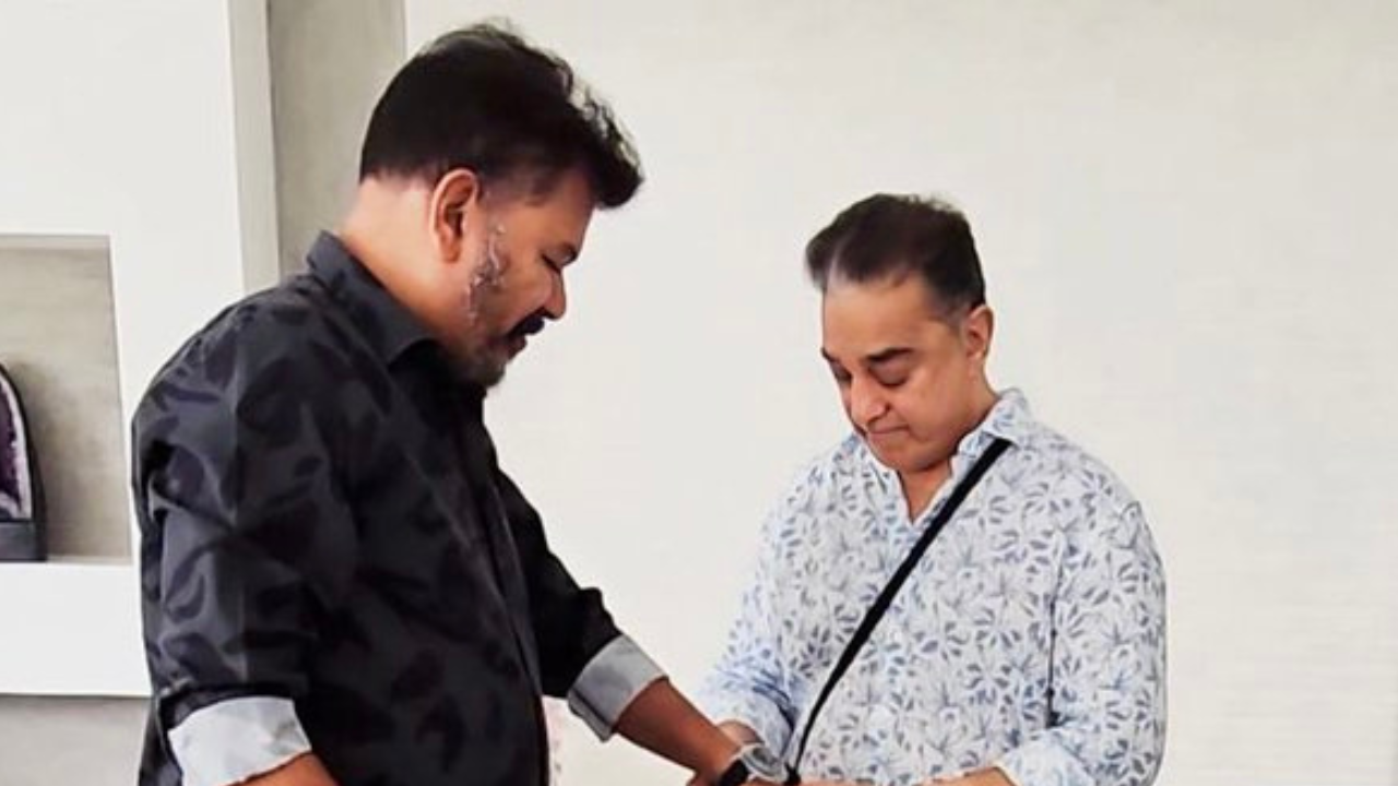 Kamal Haasan Gifts Expensive Watch To Director S Shankar