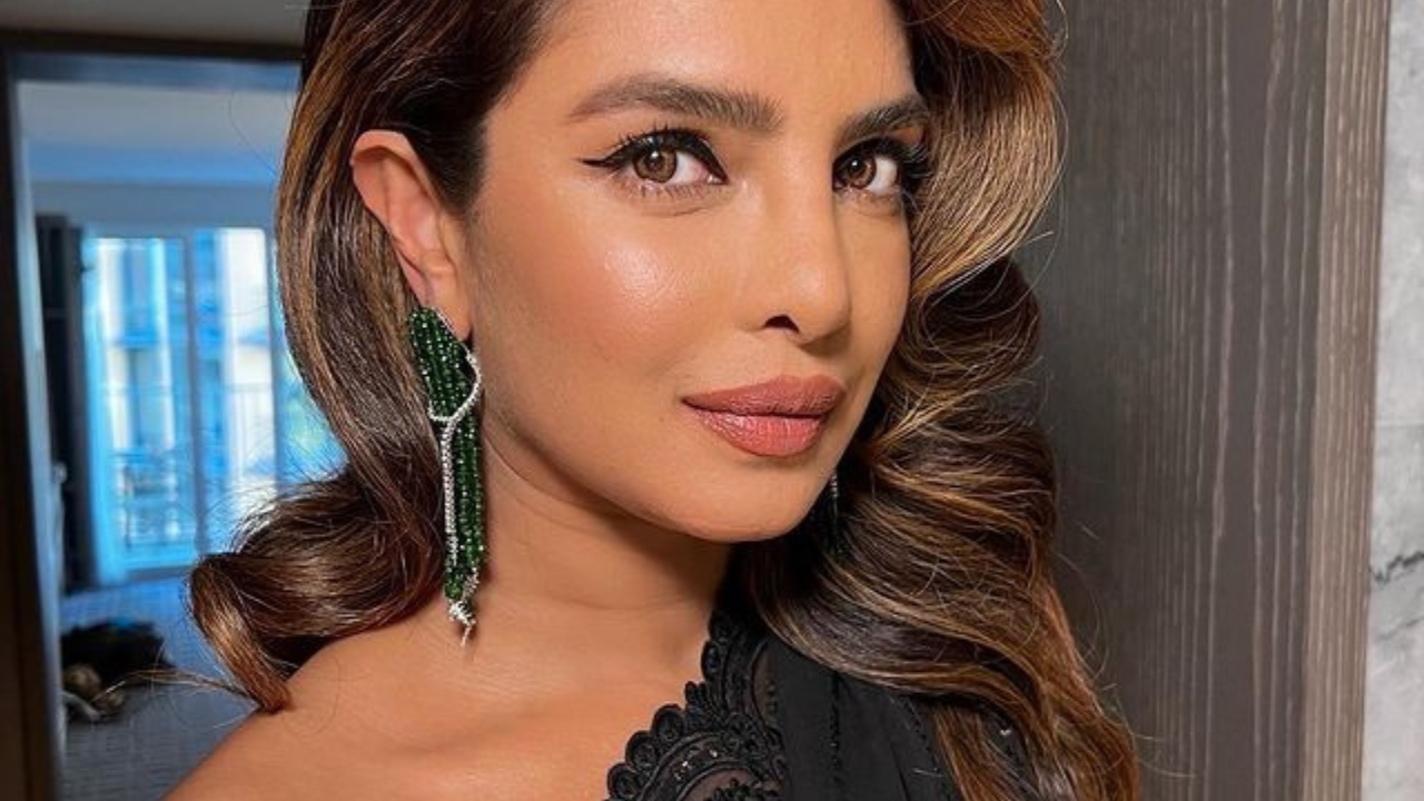 Priyanka Chopra all set to make Bollywood comeback?