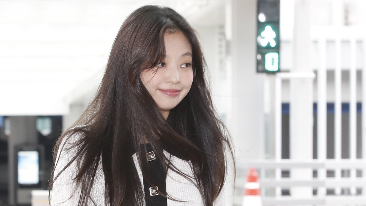 Blackpink's Jennie arrives at the airport in style