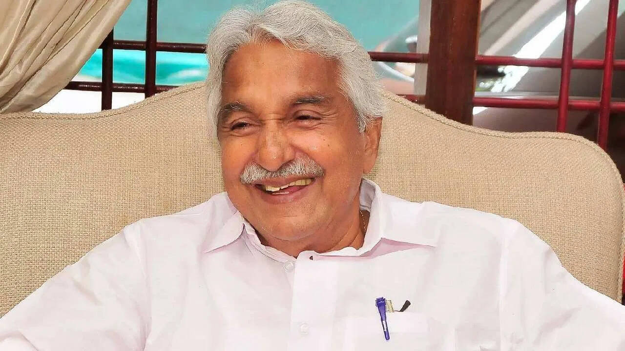 Oommen Chandy Death News