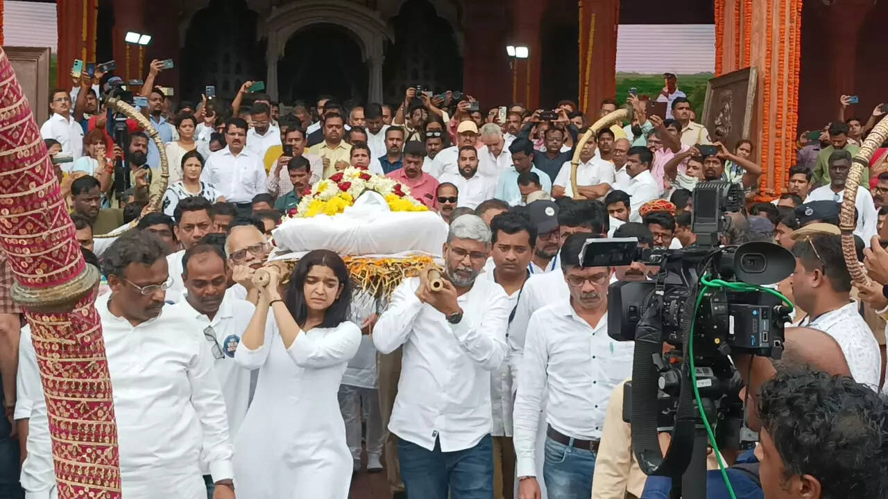 Nitin Desai Funeral