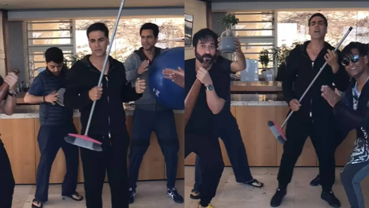 Akshay Kumar Celebrates Friendship Day In Funny Avatar By Holding A Mop, Singing Kya Hua Tera Wada With Friends