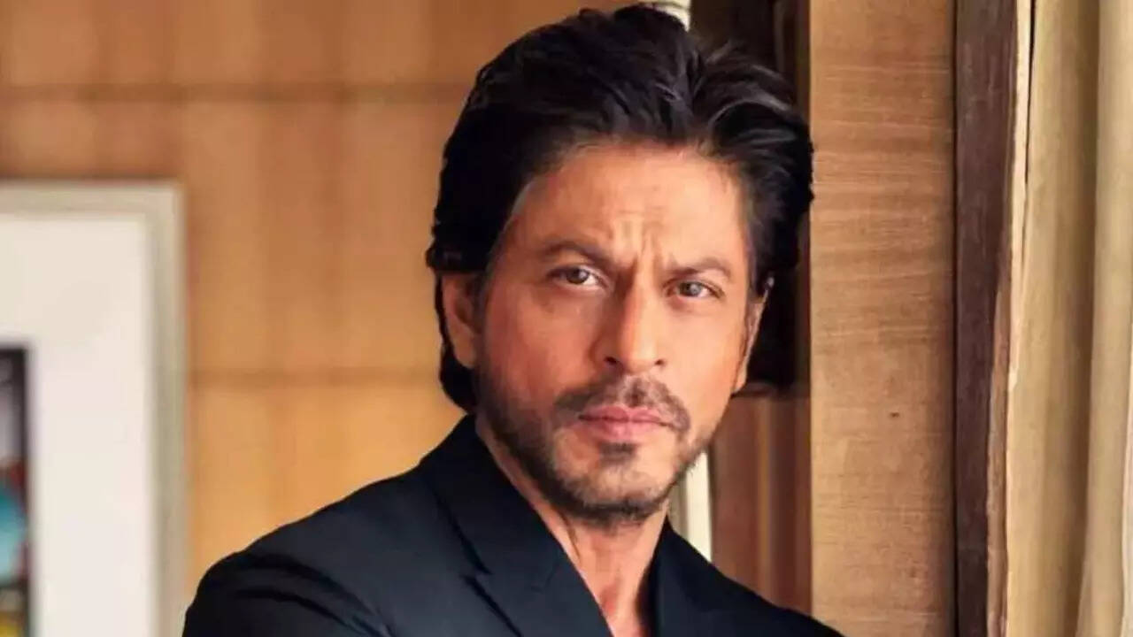 Shah Rukh Khan Gives Witty Reply To A Fan During Ask SRK Session