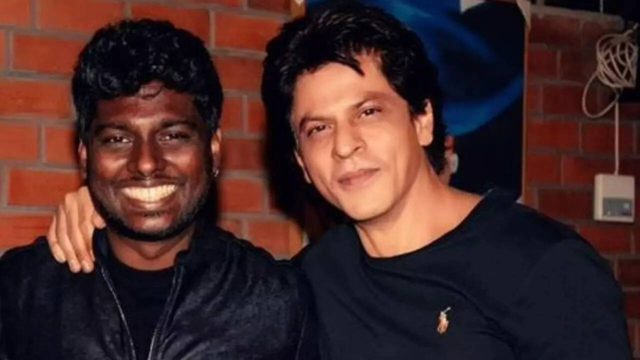 WHAT! Did Shah Rukh Khan Drop Subtle Hint At Collab With Atlee For Jawan 2? Actor Says Bas Visa Ka Hi Wait... (Credit: Instagram)