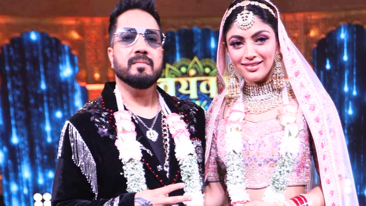 Mika Singh And Akanksha Puri