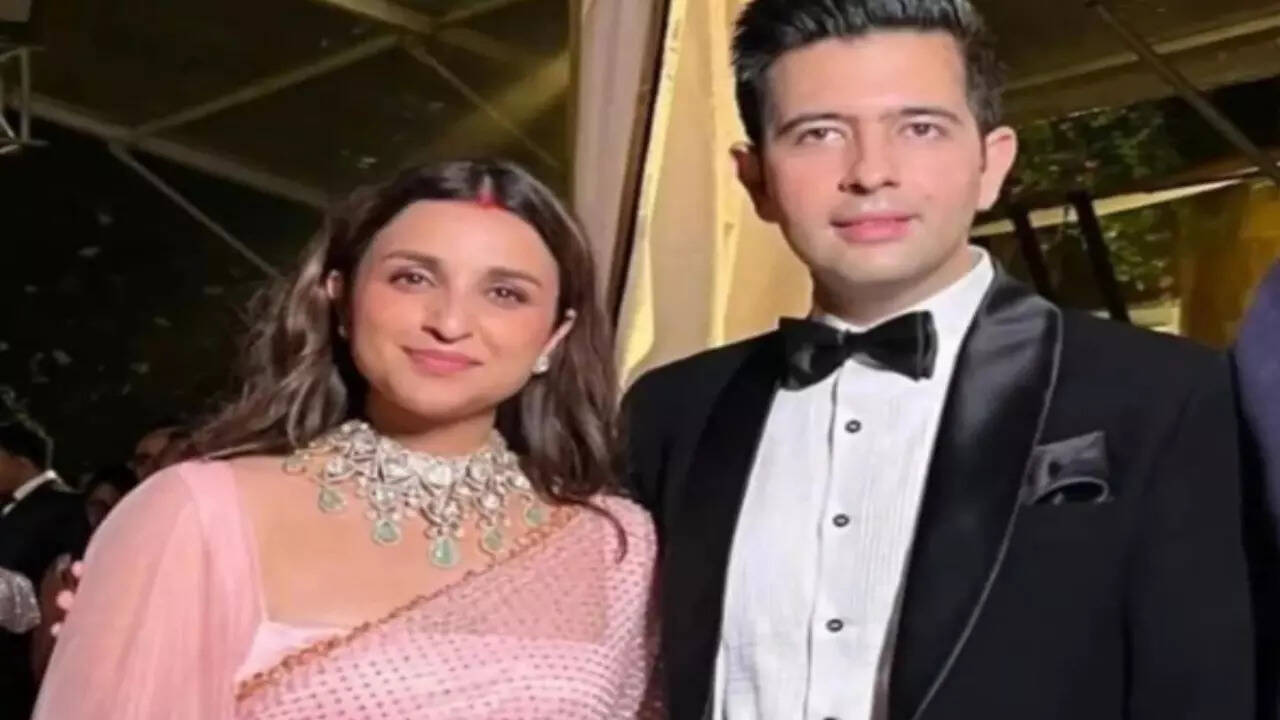 Parineeti Chopra and Raghav Chadha's first pic as married couple