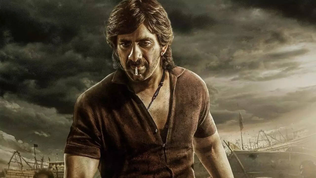 Tiger Nageswara Rao Movie Review: Ravi Teja Shines In This Action ...