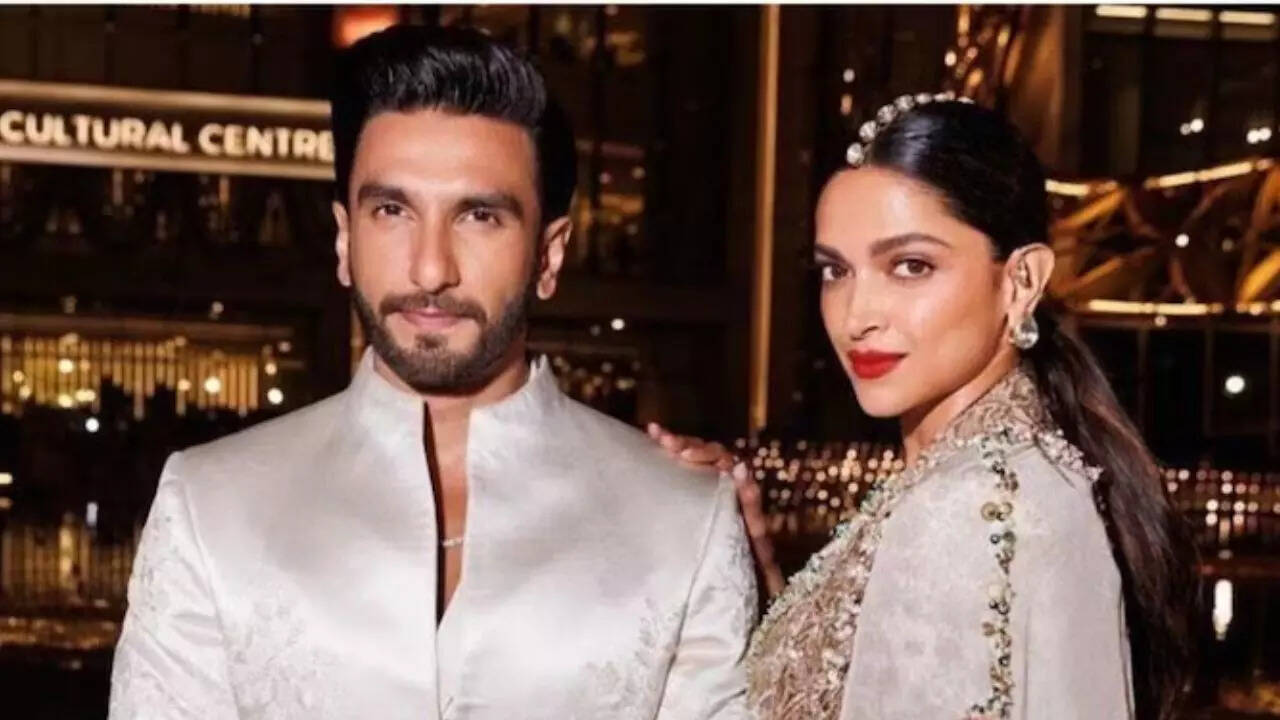 Ranveer Singh REVEALS Proposing Deepika Padukone in 2015 In KWK Season 8 Leaked Promo, Actress Reacts