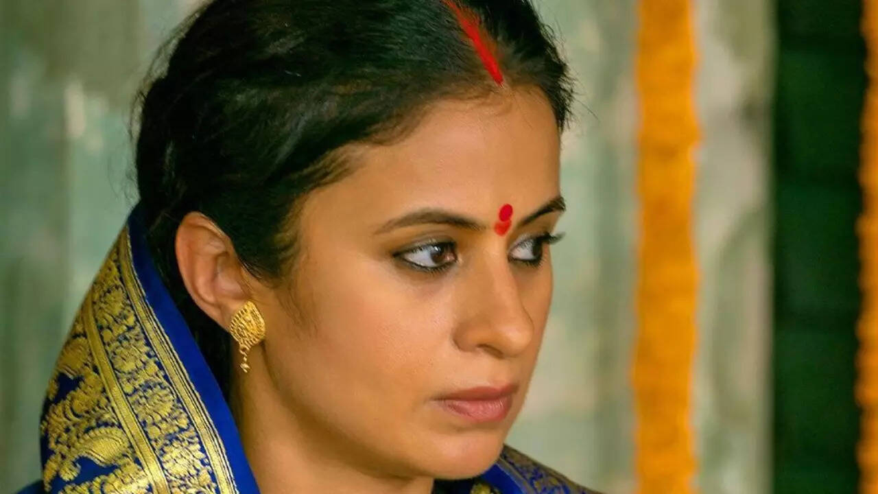 Rasika Dugal Transforms Into Beena Tripathi, Drops MAJOR Hint About Mirzapur Season 3