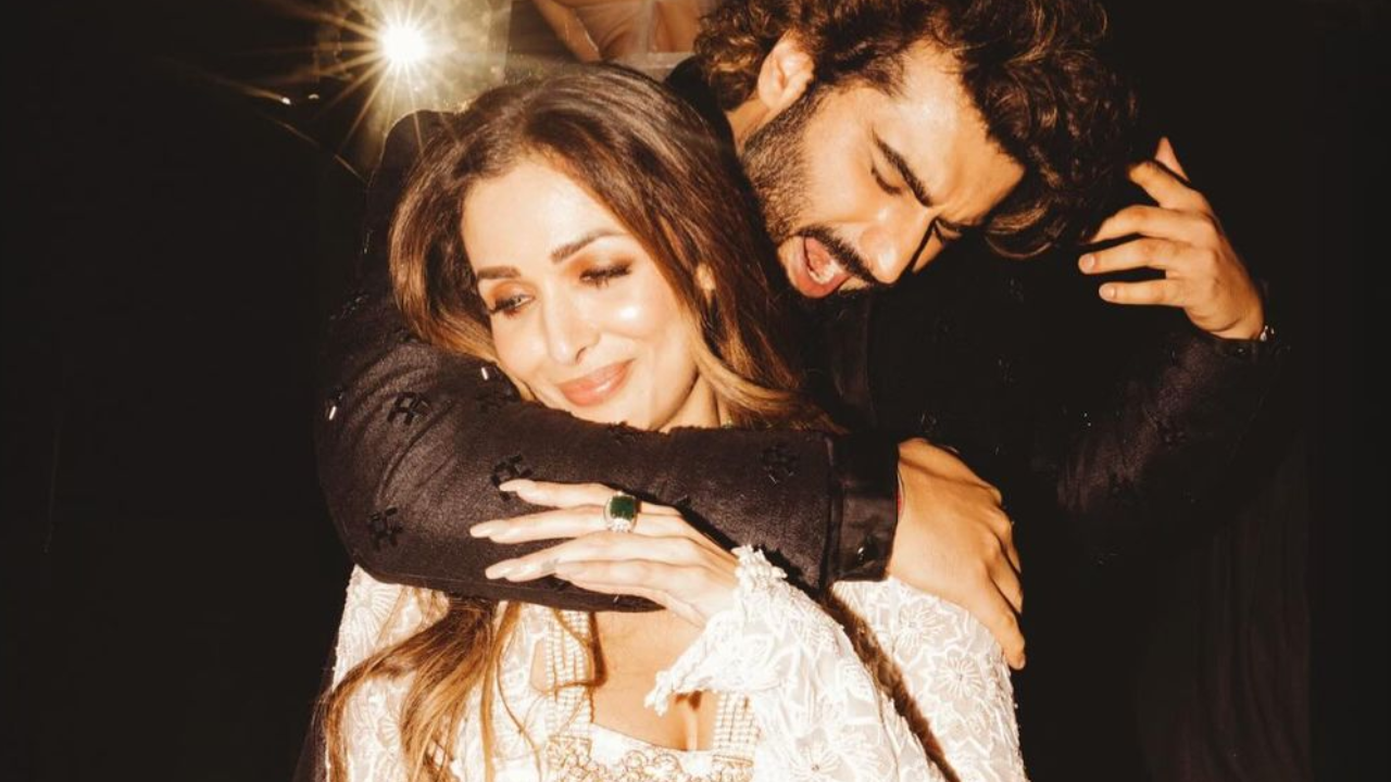 Arjun Kapoor Quashes Breakup Rumours In Style, Wishes Malaika On Birthday With A Cosy Pic. See Post