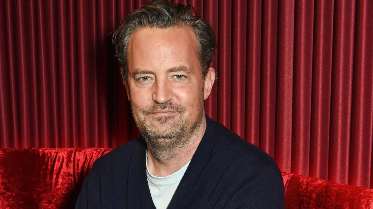 Matthew Perry Death News: Selma Blair, Olivia Munn, Mira Sorvino And Others Mourn Demise Of FRIENDS Actor