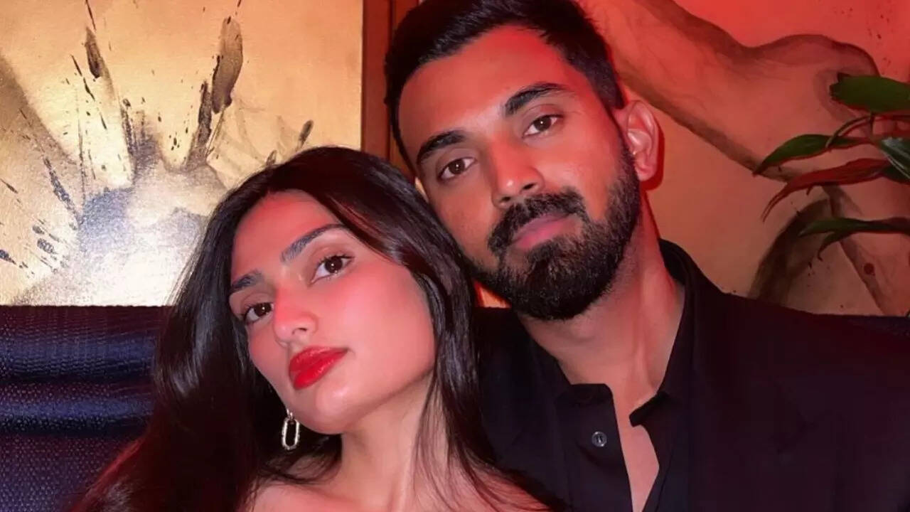 KL Rahul Says Wife Athiya Shetty Is 'Just Looking Like A Wow' In Latest Pics. Check Actress' Reaction