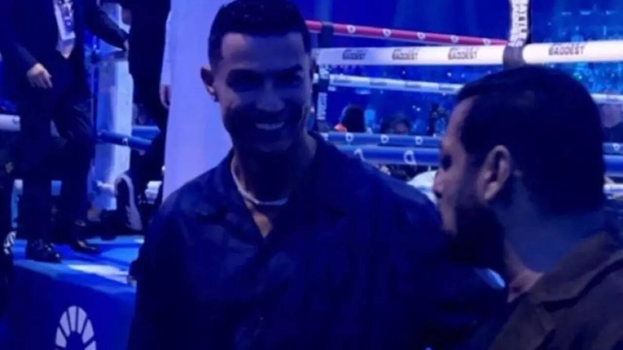 Cristiano Ronaldo Didn't IGNORE Salman Khan During MMA Match! Pic, Video Of Duo's Conversation Go Viral