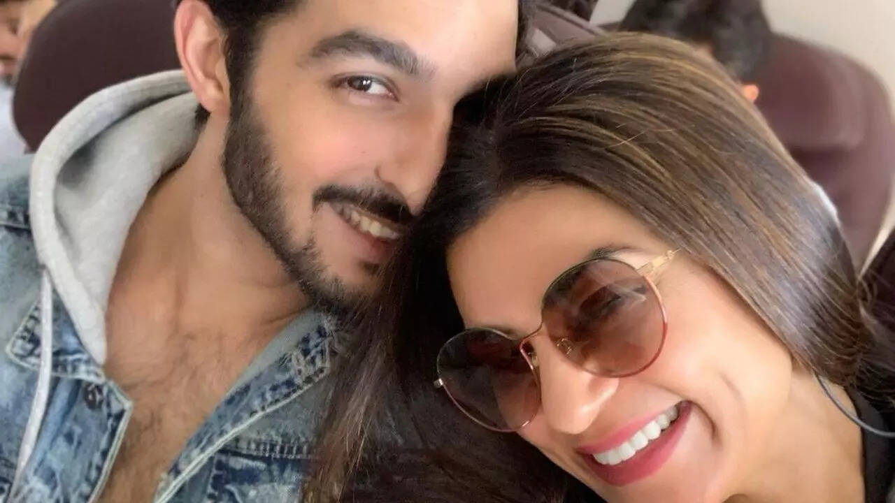 Sushmita Sen, Ex Rohman Shawl's Romance REKINDLED? Viral Video Suggests So