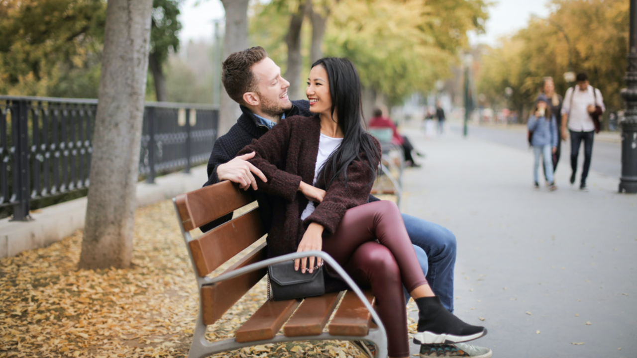 Use these decent and witty pick-up lines to ask women out on a date. Pic Credit: Pexels