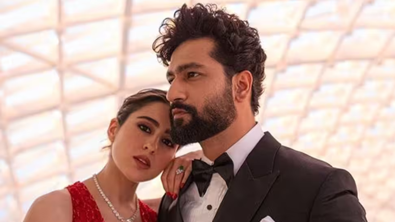 KWK 8: Sara Ali Khan REVEALS Vicky Kaushal Told Her She Gives Brotherly Vibes