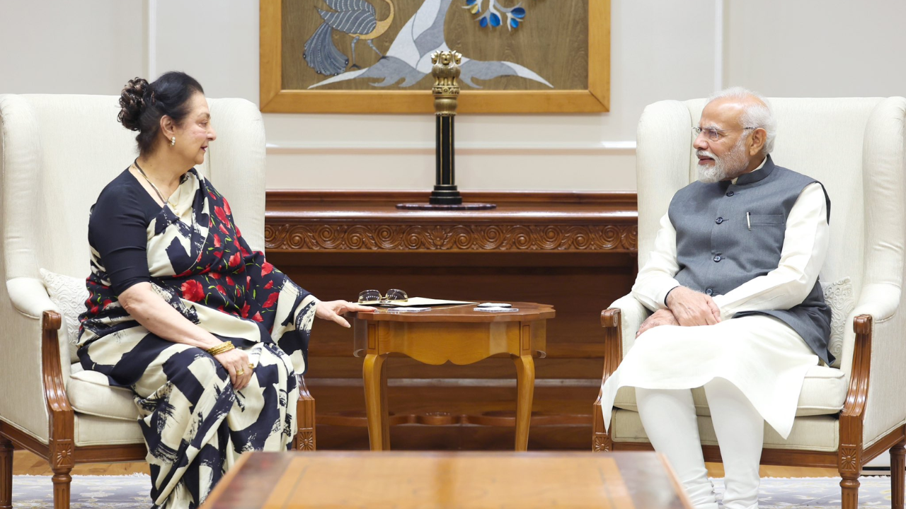 PM Narendra Modi Meets Saira Banu, Heaps Praise On Veteran Actress