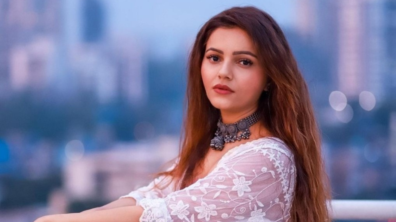 Rubina Dilaik Trolled For Complaining Bursting Of Fire Crackers Till 3 AM, Gives Befitting Reply