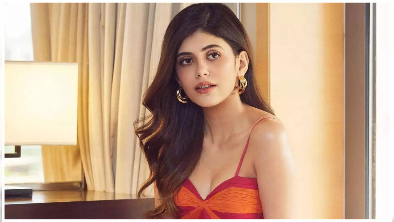 Sanjana Sanghi On Kadak Singh